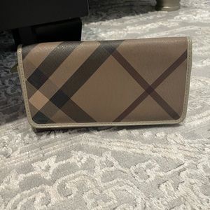 Burberry long wallet..